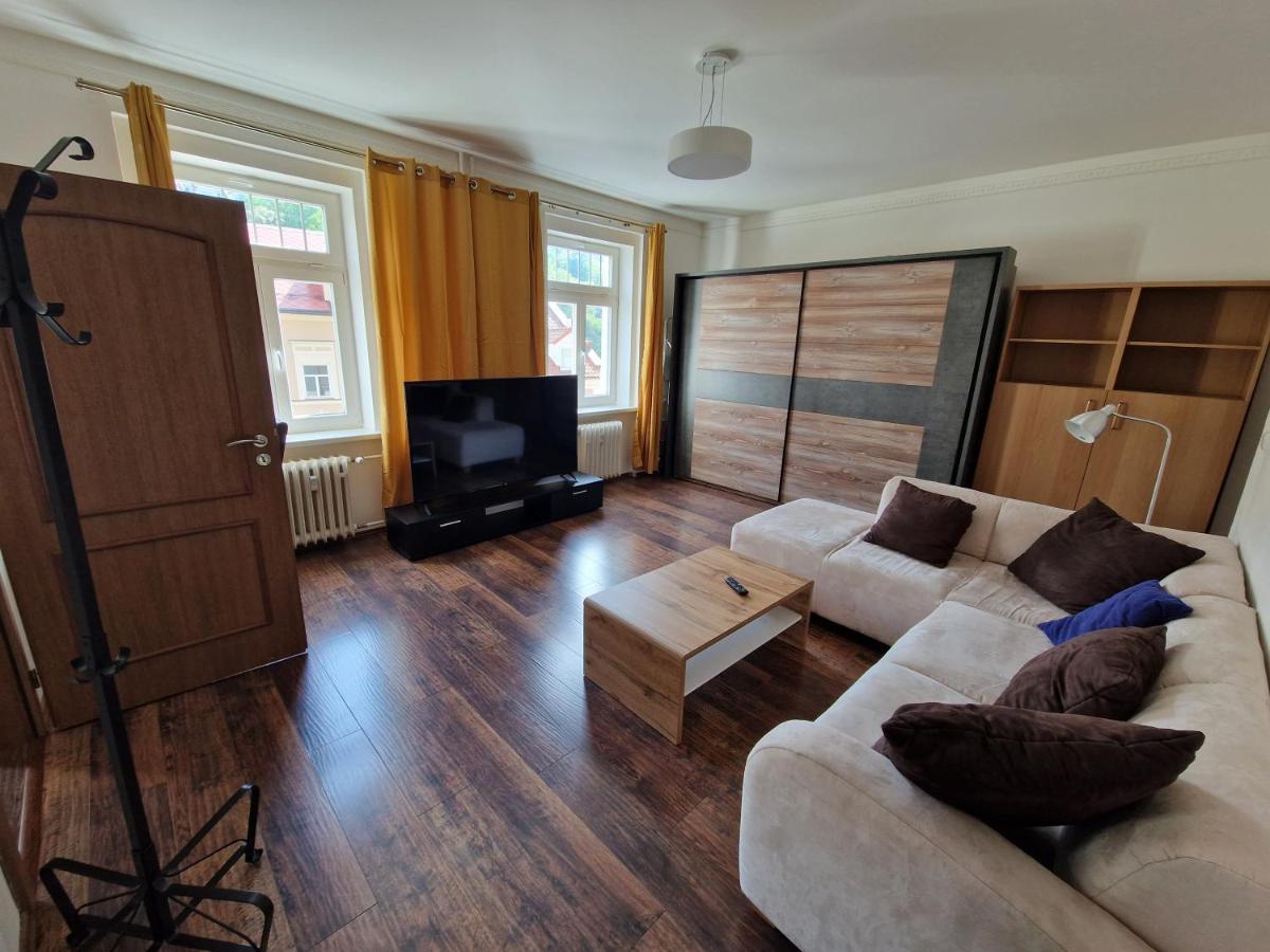 Apartmán 63m2 s balkonem v lázeňském centru Karlovy Vary Extérieur photo